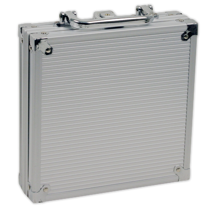 Aluminum poker chips case with room for 100 chips